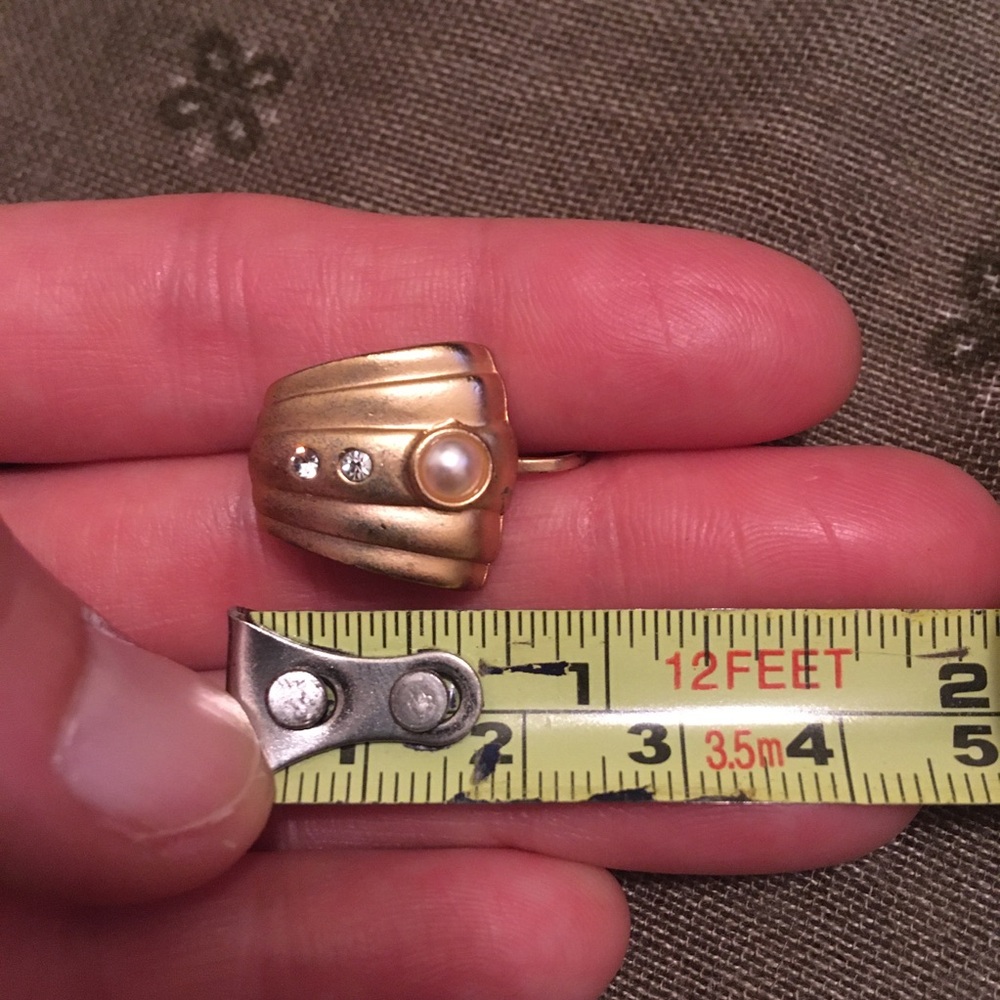 Vintage Gold Tone Faux Pearl Clip On Earrings - Picture 8 of 8